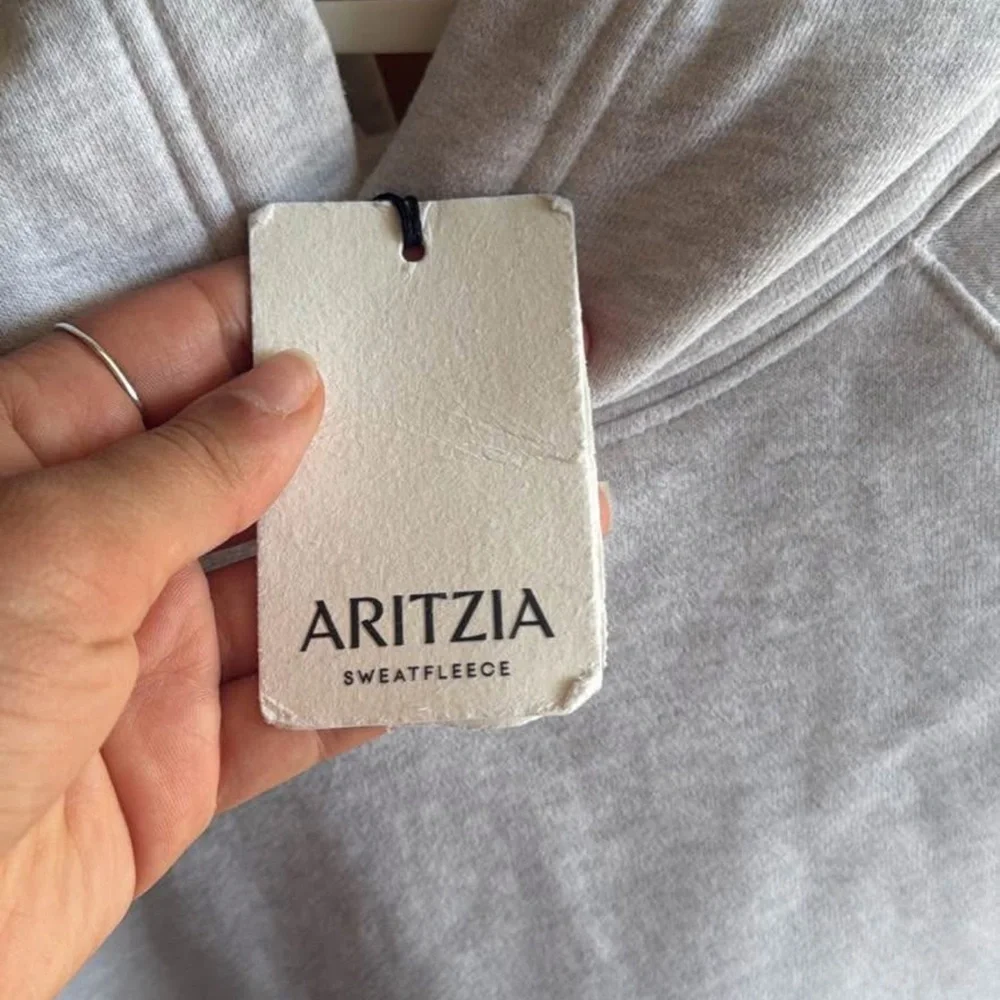 TNA ARITZIA MEGA RAGLAN HOODIE - Picture 2 of 3